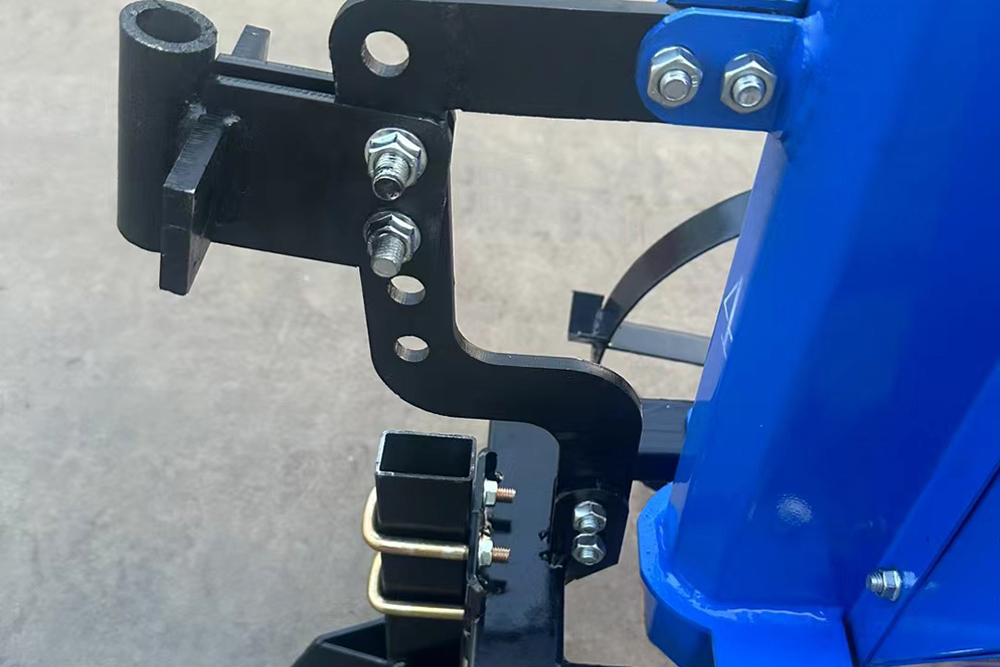 OEM ODM small 1-line potatomelon seeder tractor pull efficient and practical (3).jpg